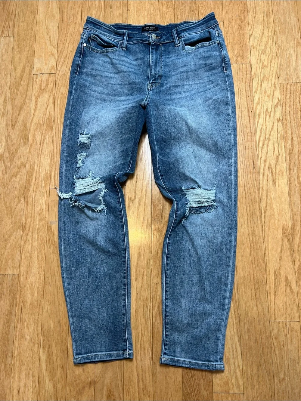 Judy Blue Los Angeles Distressed Boyfriend Jeans